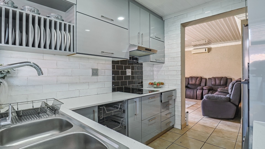 3 Bedroom Property for Sale in Waterkloof East North West